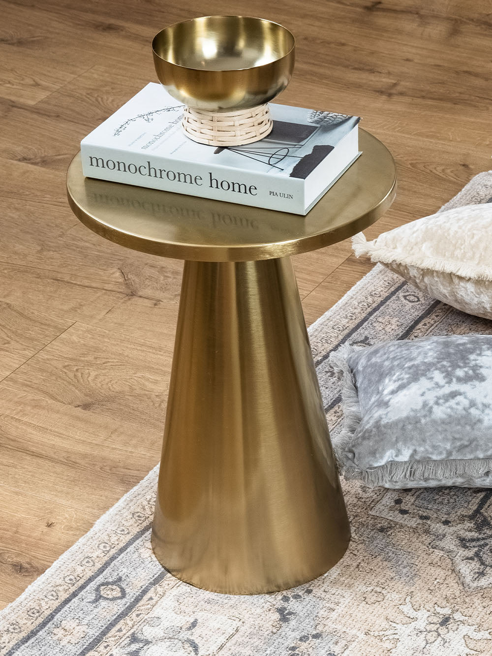 שולחן צד דקורטיבי זהב