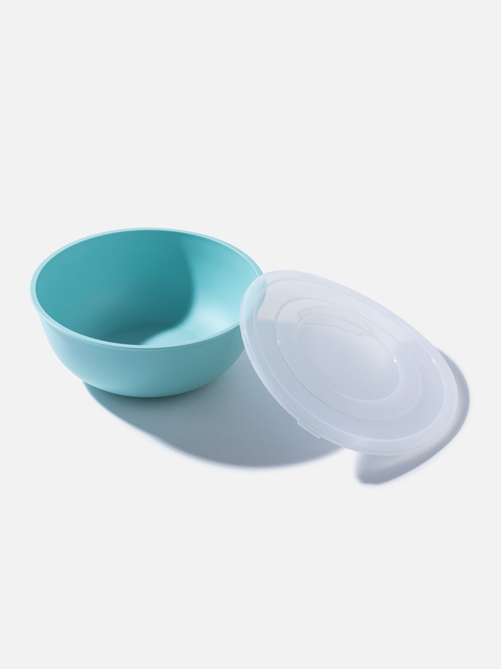 קופסת אוכל מפלסטיק בצבע ירוק עם מכסה תואם לסגירה