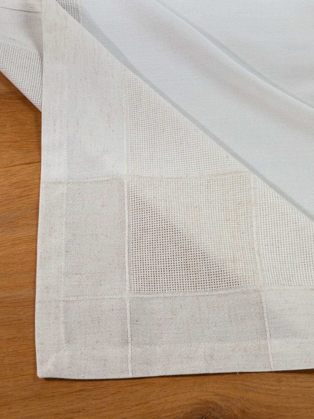 מפת שולחן בגוון שמנת טבעי במראה כפרי Mindy