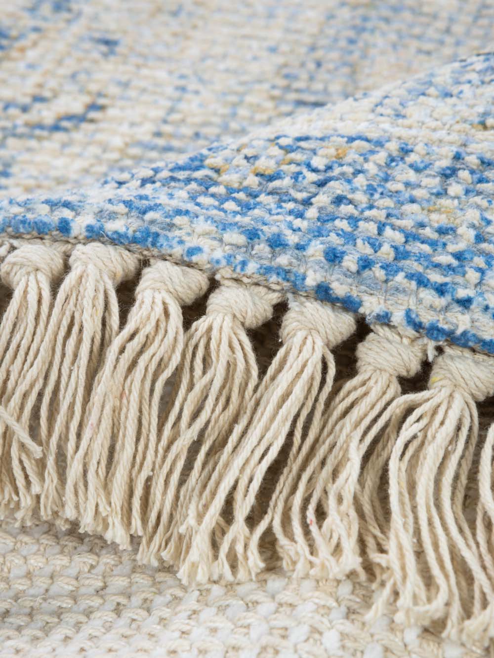 שטיח עבודת יד בסגנון קלאסי עם דוגמה פרחונית עדינה Spirit