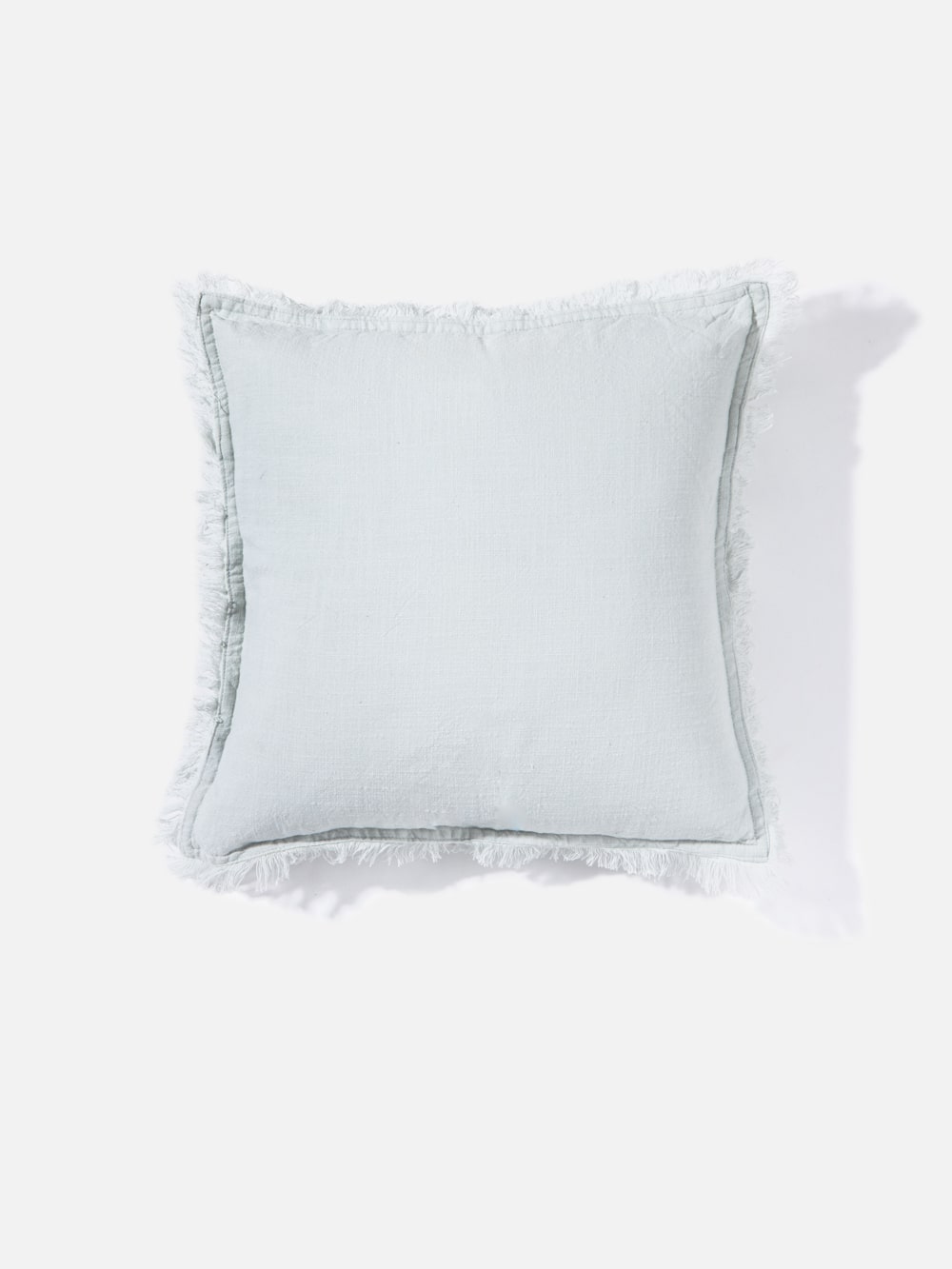 כרית נוי מרובעת בגוון אפור עדין Blossom