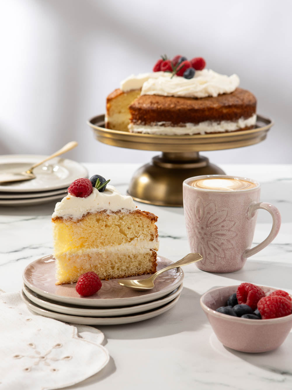 צלחת הגשה לעוגה מקרמיקה בגוון ורוד Charm