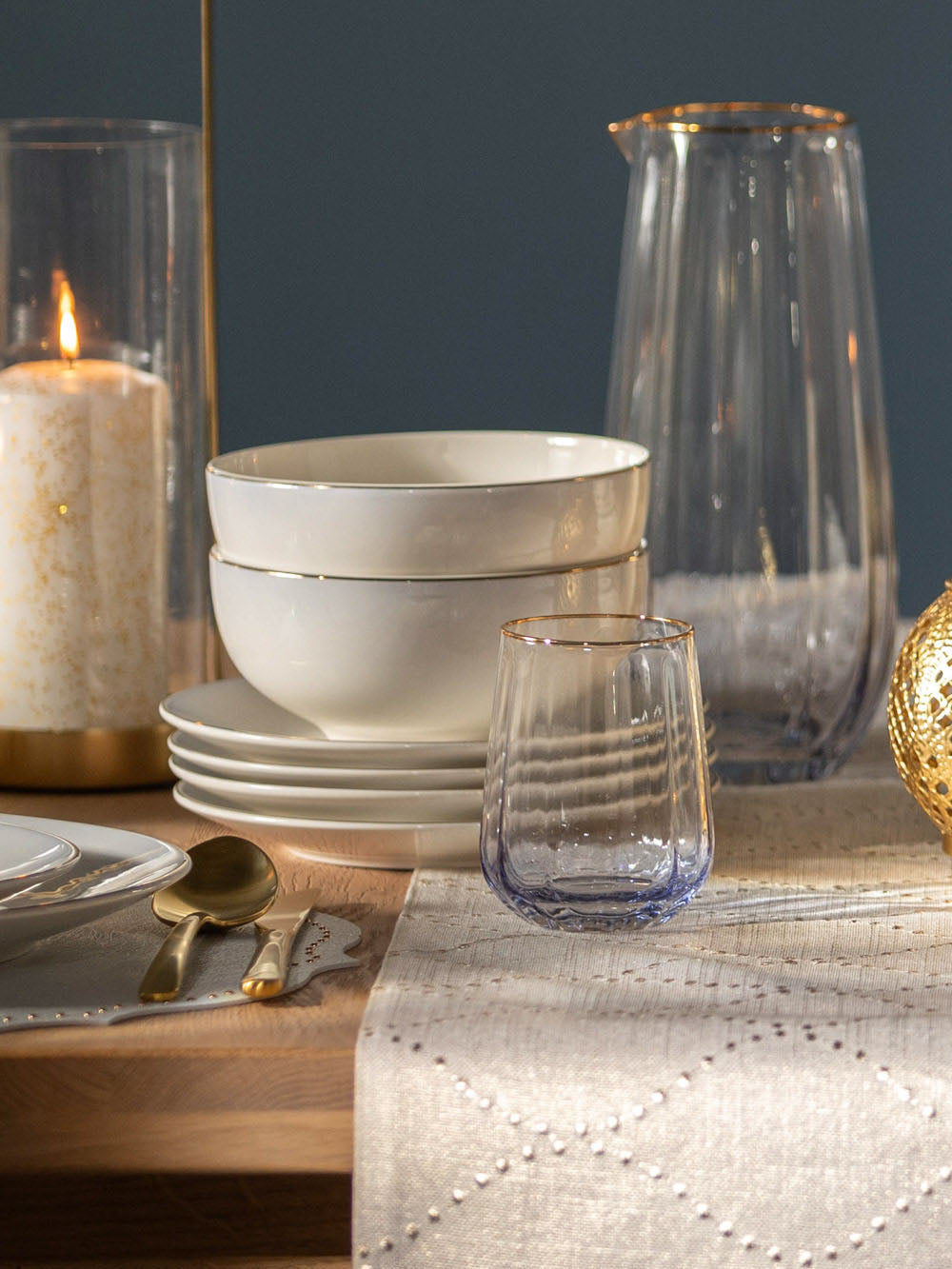 כוס זכוכית לשתייה קרה בגוון שקוף-כחלחל Sky