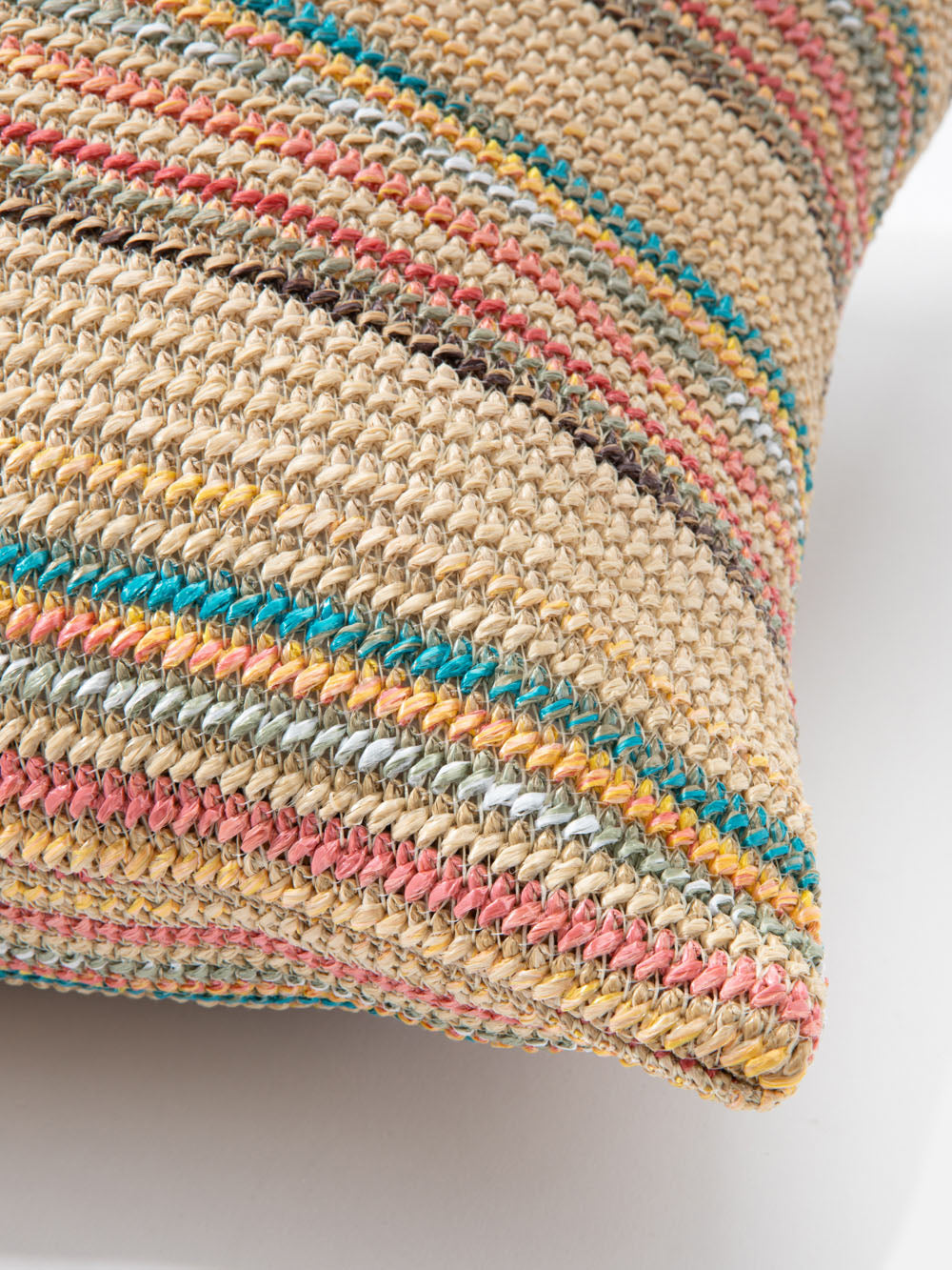 כרית נוי בעיצוב בוהו מבד סרוג Rimini