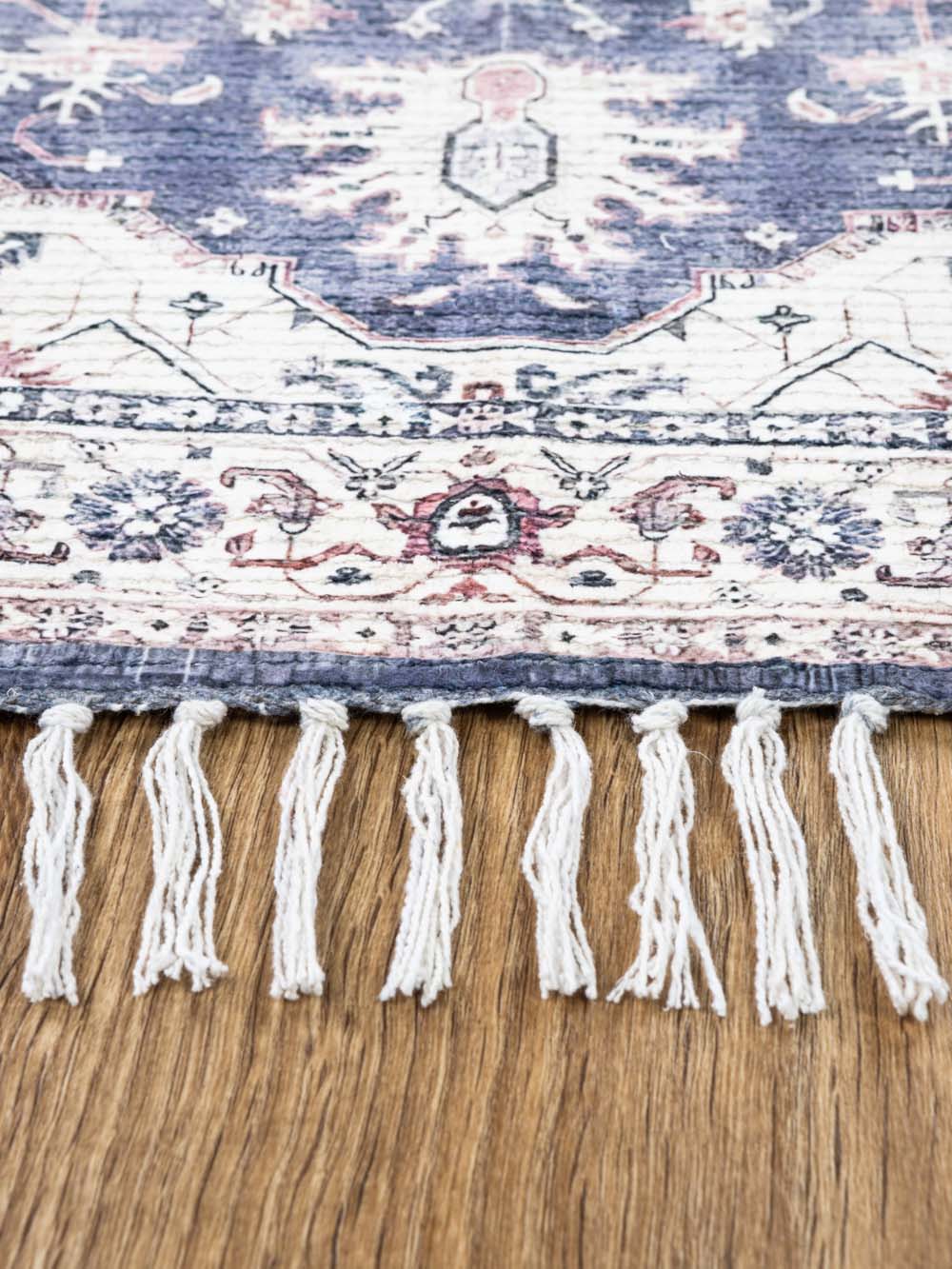 שטיח עבודת יד בסגנון פרסי עם דוגמה עשירה בגווני כחול Itamar