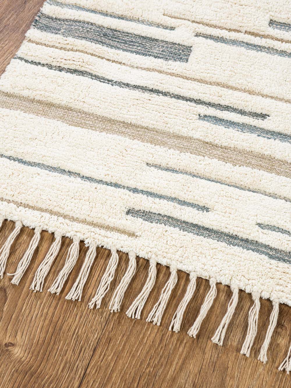 שטיח עבודת יד בעיצוב מודרני במרקם נעים למגע Itay