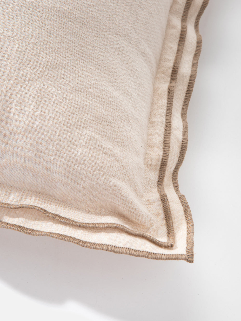 כרית נוי מרובעת בגוון חאקי Hill