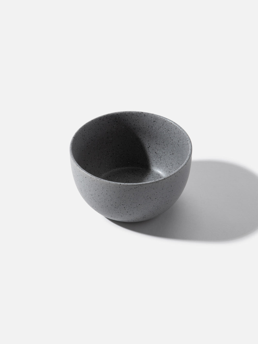 קערית קרמיקה בגוון אפור עם טקסטורת התזה Granite2