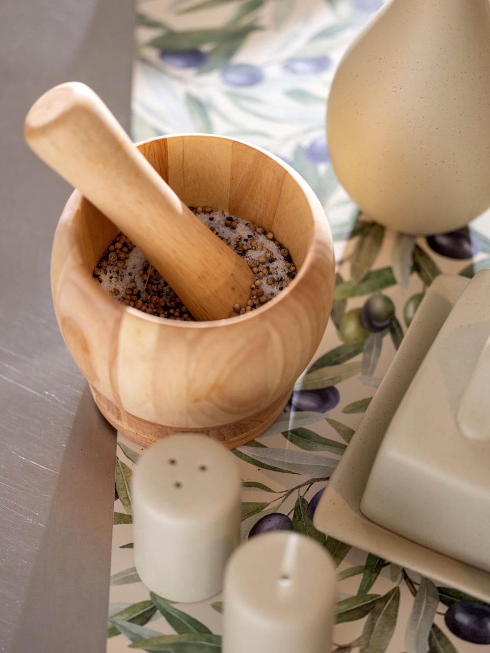 מכתש ועלי Olive