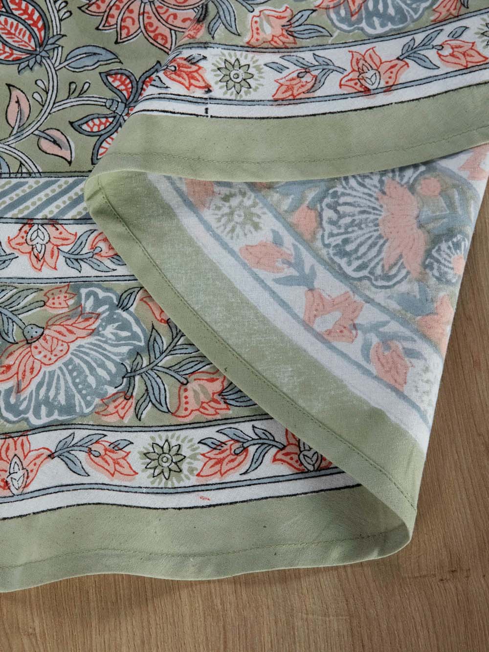 מפת שולחן Tara