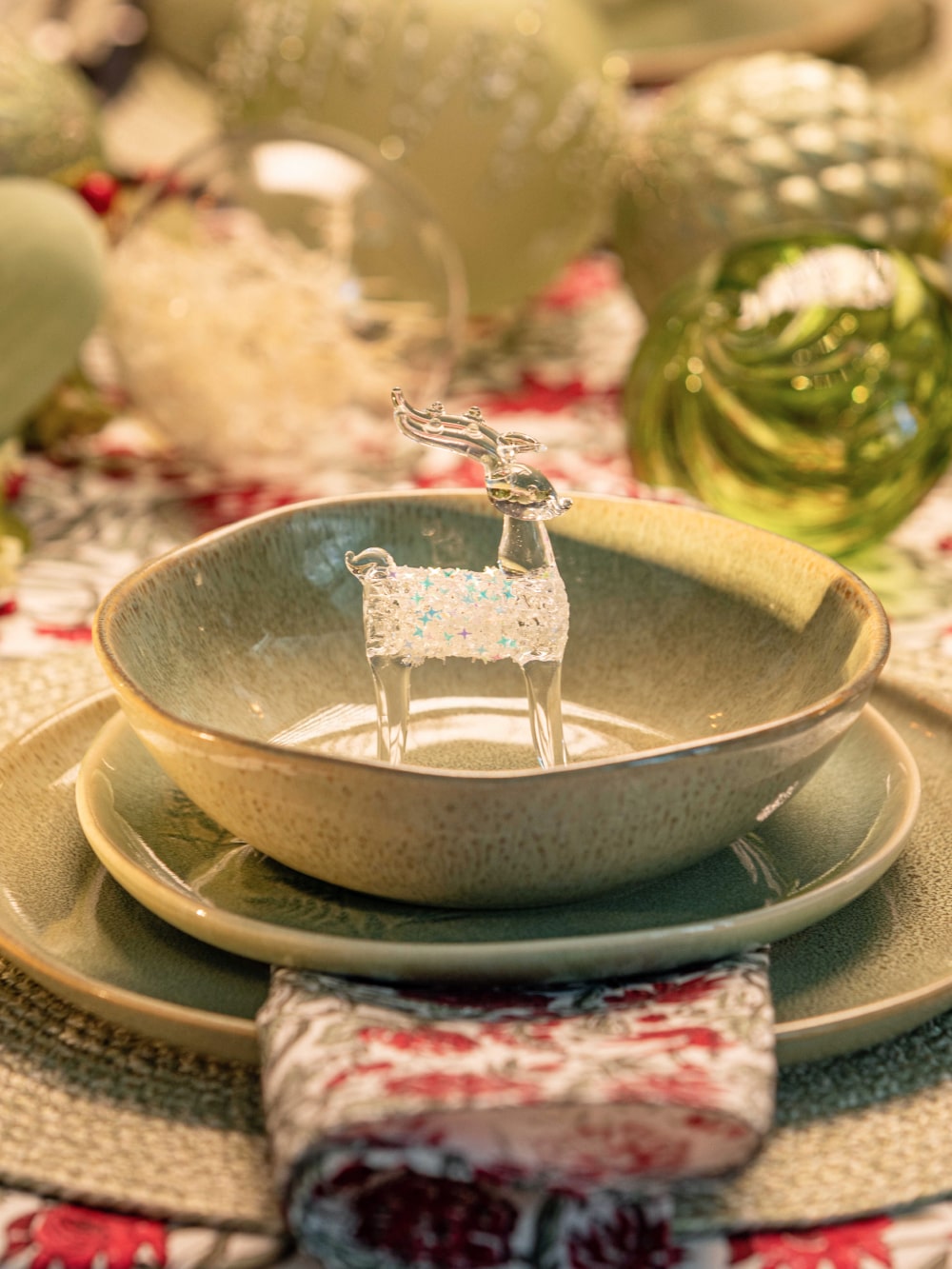 קישוט אייל שקוף