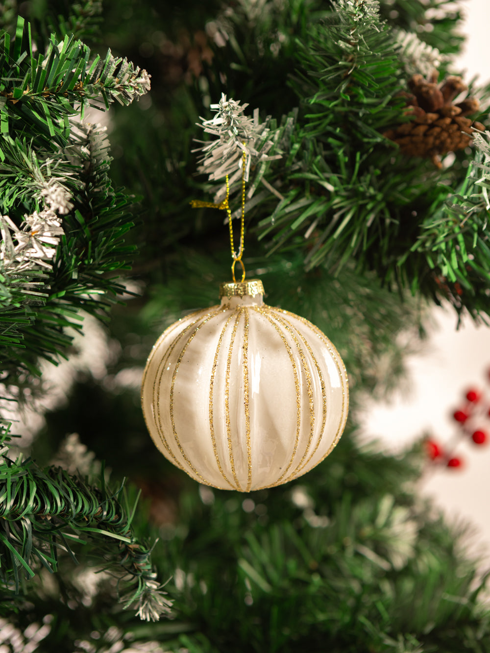 קישוט זהב לבן