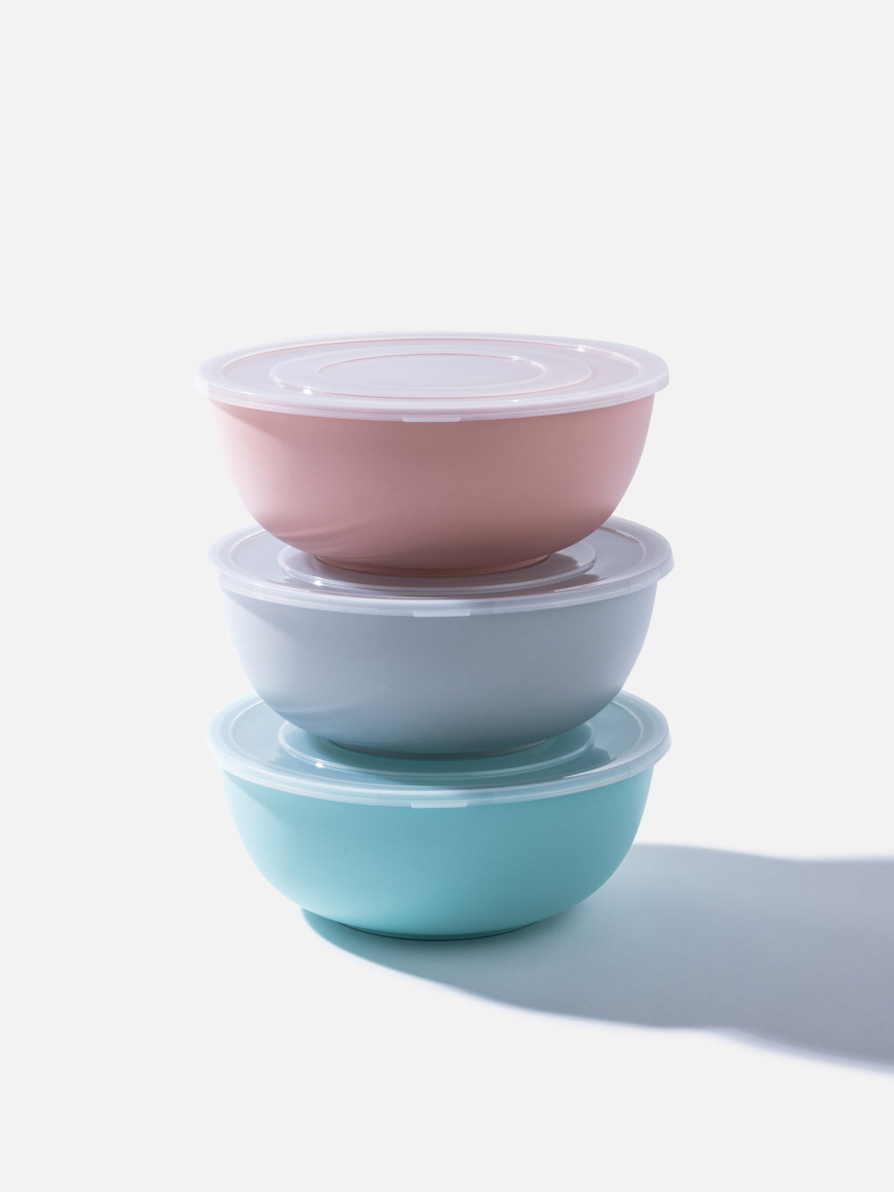 קופסת אוכל בצבע אפור עם מכסה תואם לסגירה נוחה