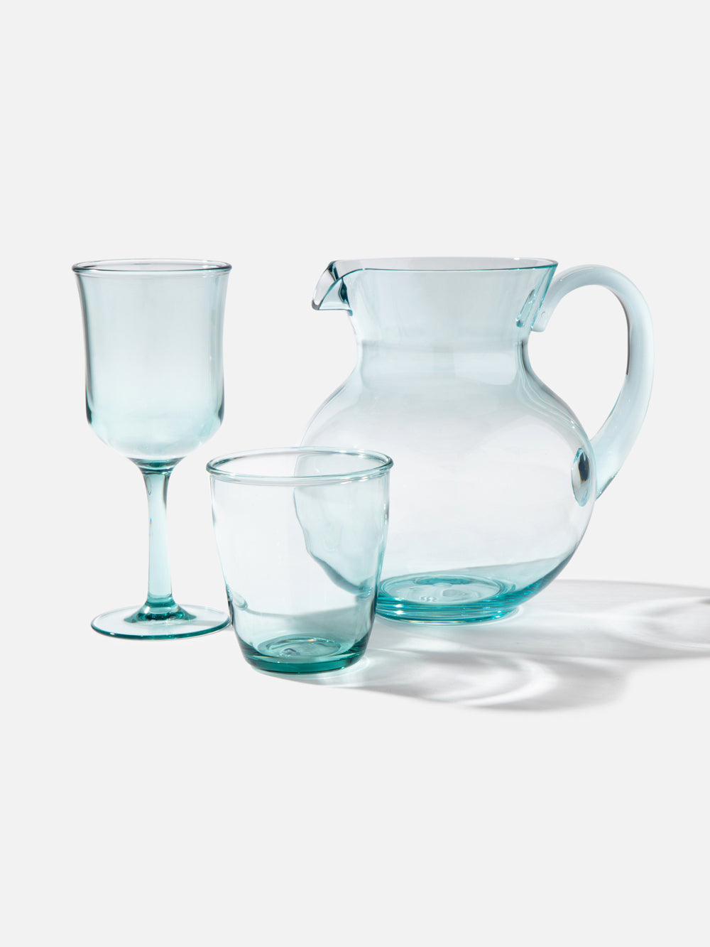 קנקן מפלסטיק שקוף בגוון המזכיר זכוכית Kai