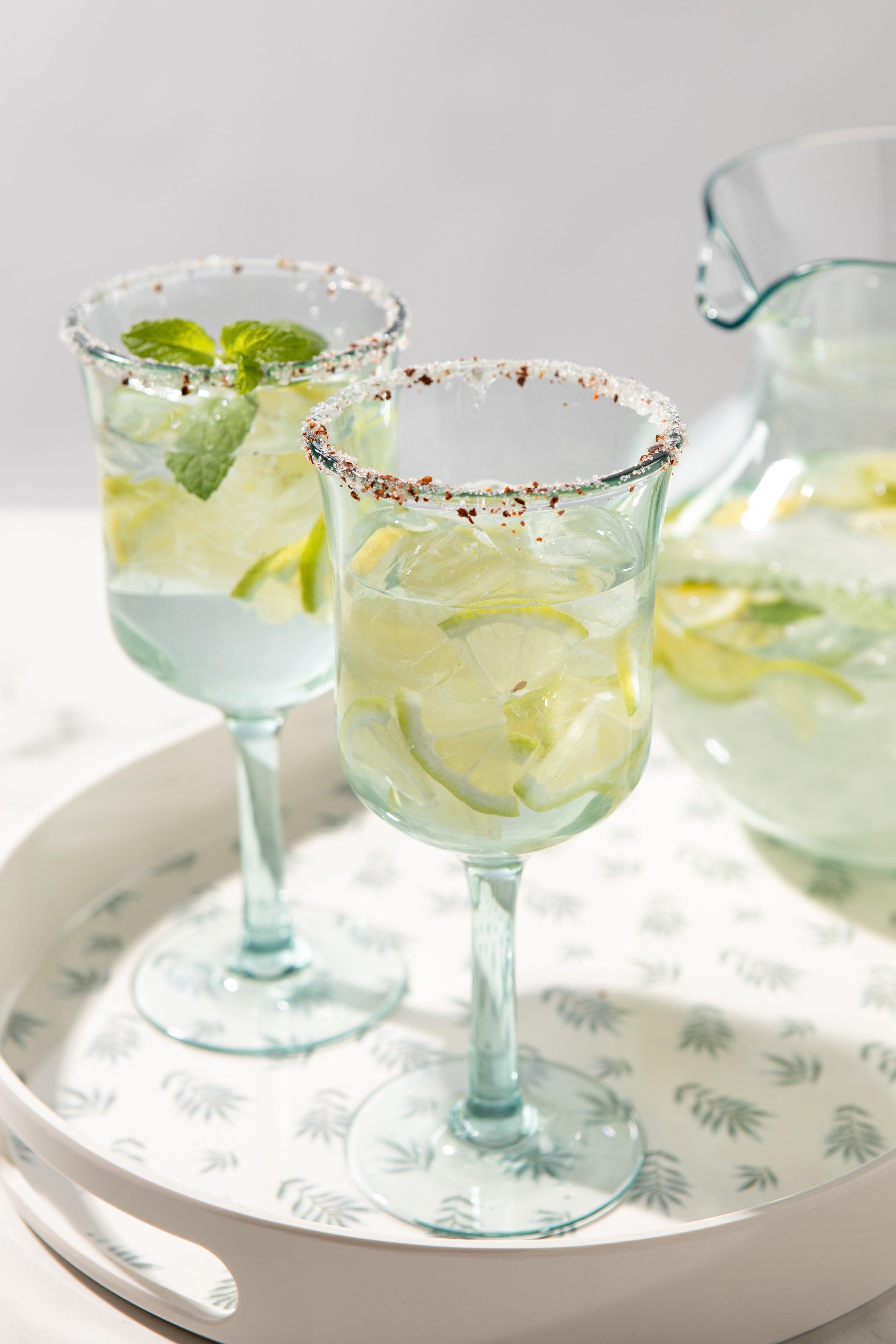 כוס יין מפלסטיק בגוון שקוף-ירקרק Kai