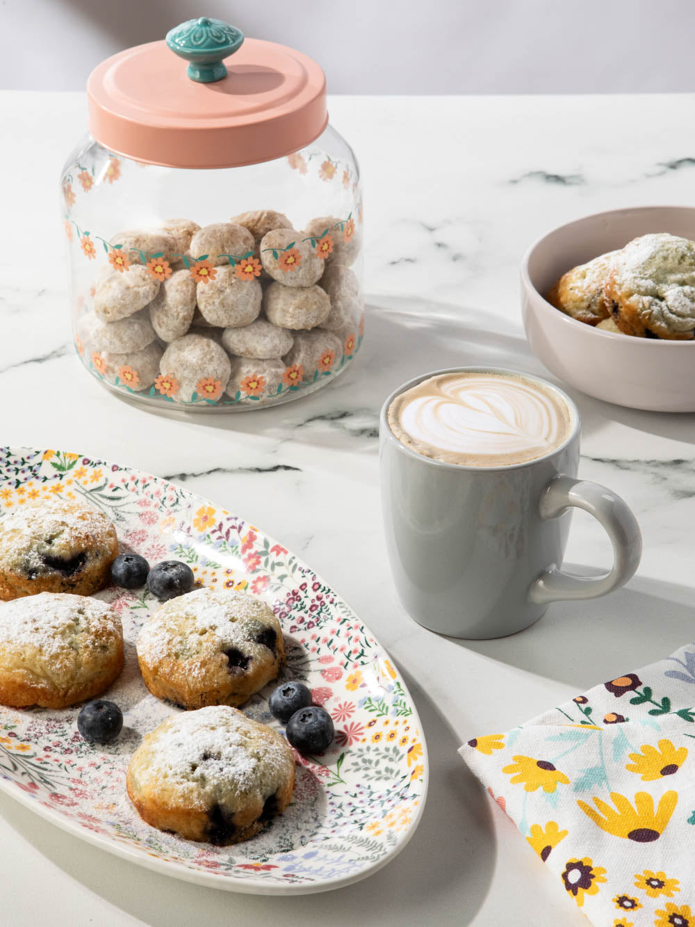 אובל הגשה עשוי קרמיקה בעיטור פרחוני Blossom