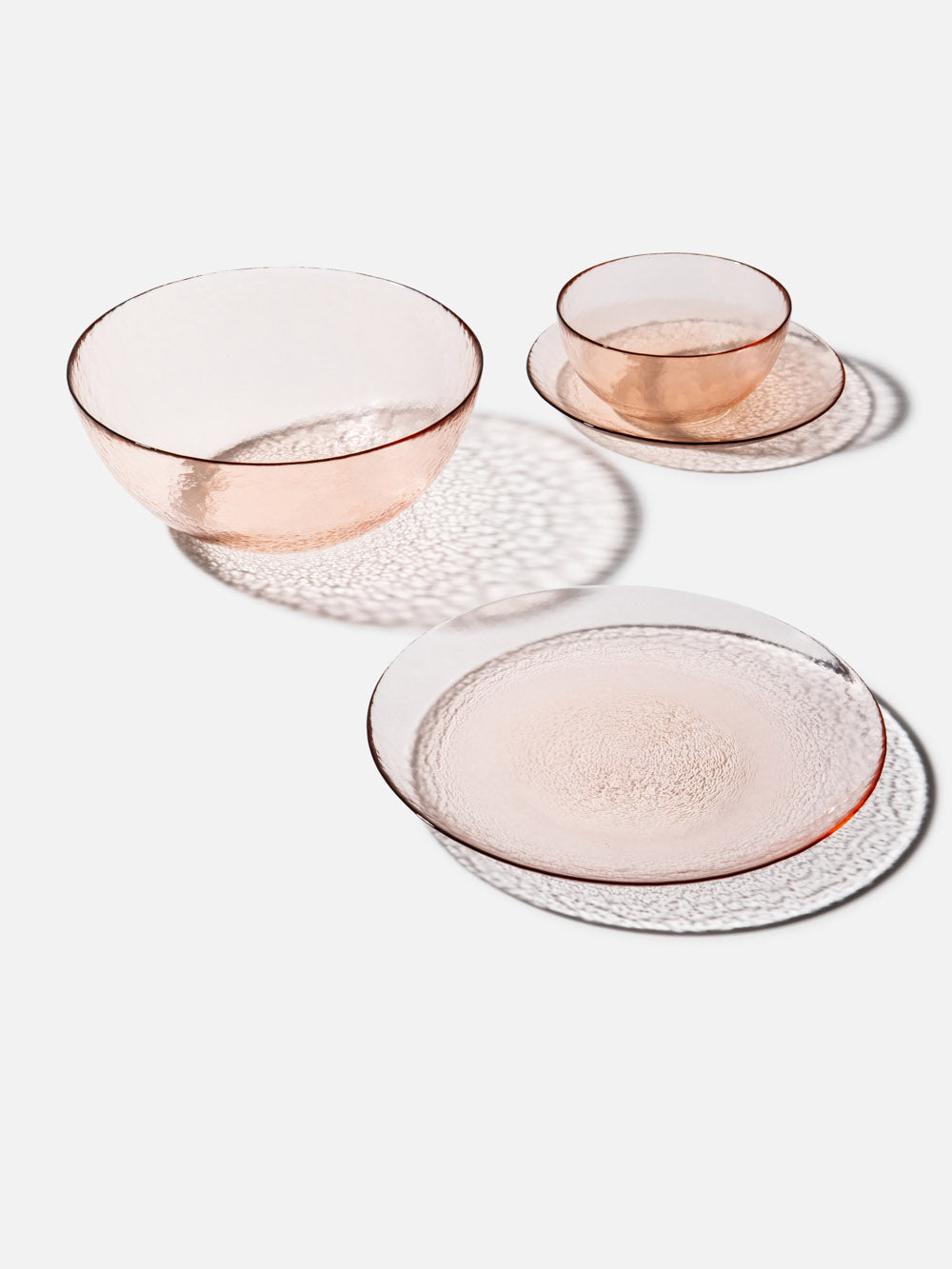 סדרת צלחות מודרניות מזכוכית בגוון ורוד Sunset