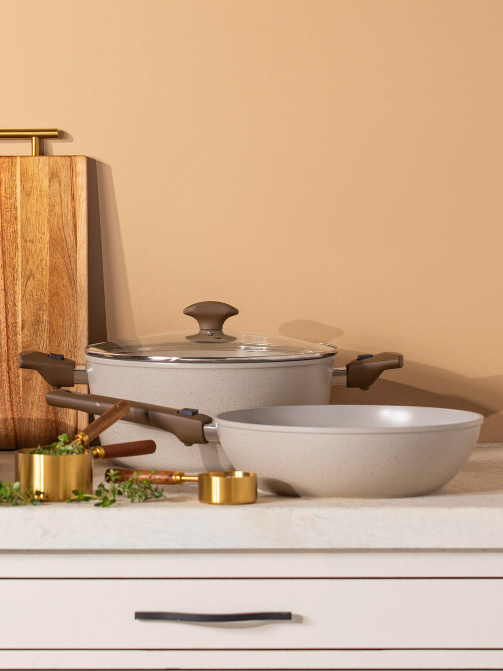 ווק נון-סטיק 28 ס"מ ובנפח 3.6LT מסדרת Crown