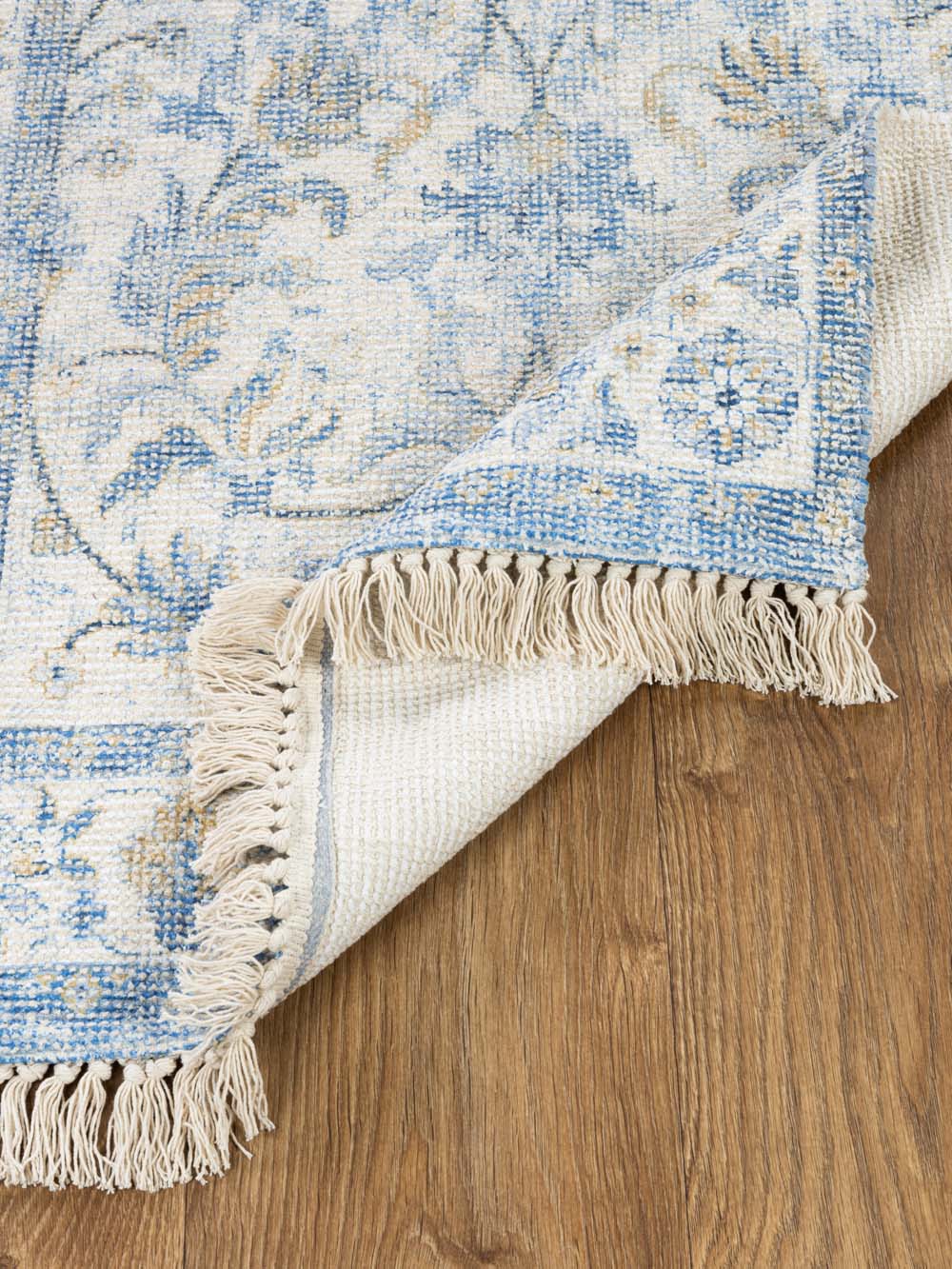 שטיח עבודת יד בסגנון קלאסי עם דוגמה פרחונית עדינה Spirit