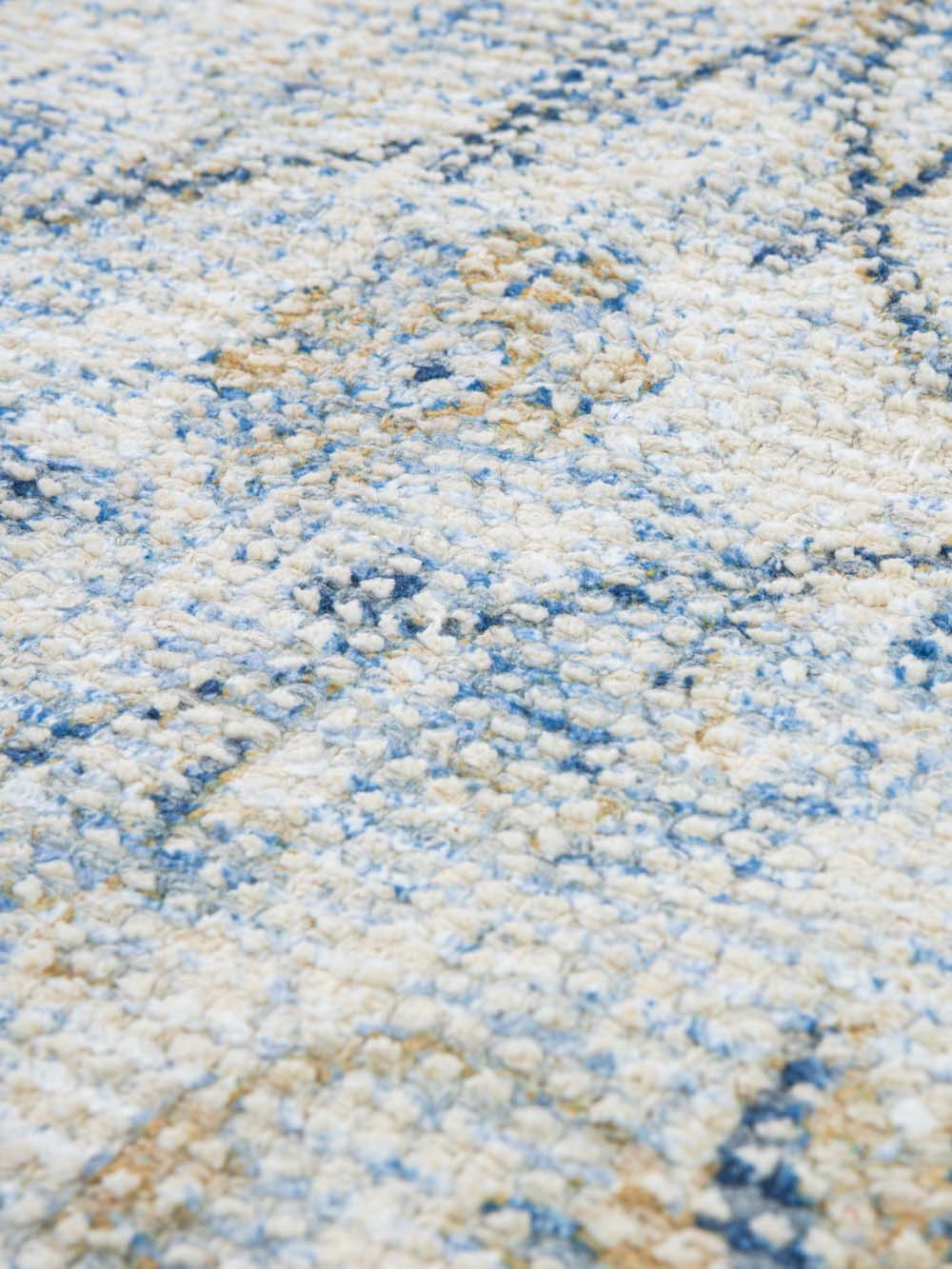 שטיח עבודת יד בסגנון קלאסי עם דוגמה פרחונית עדינה Spirit