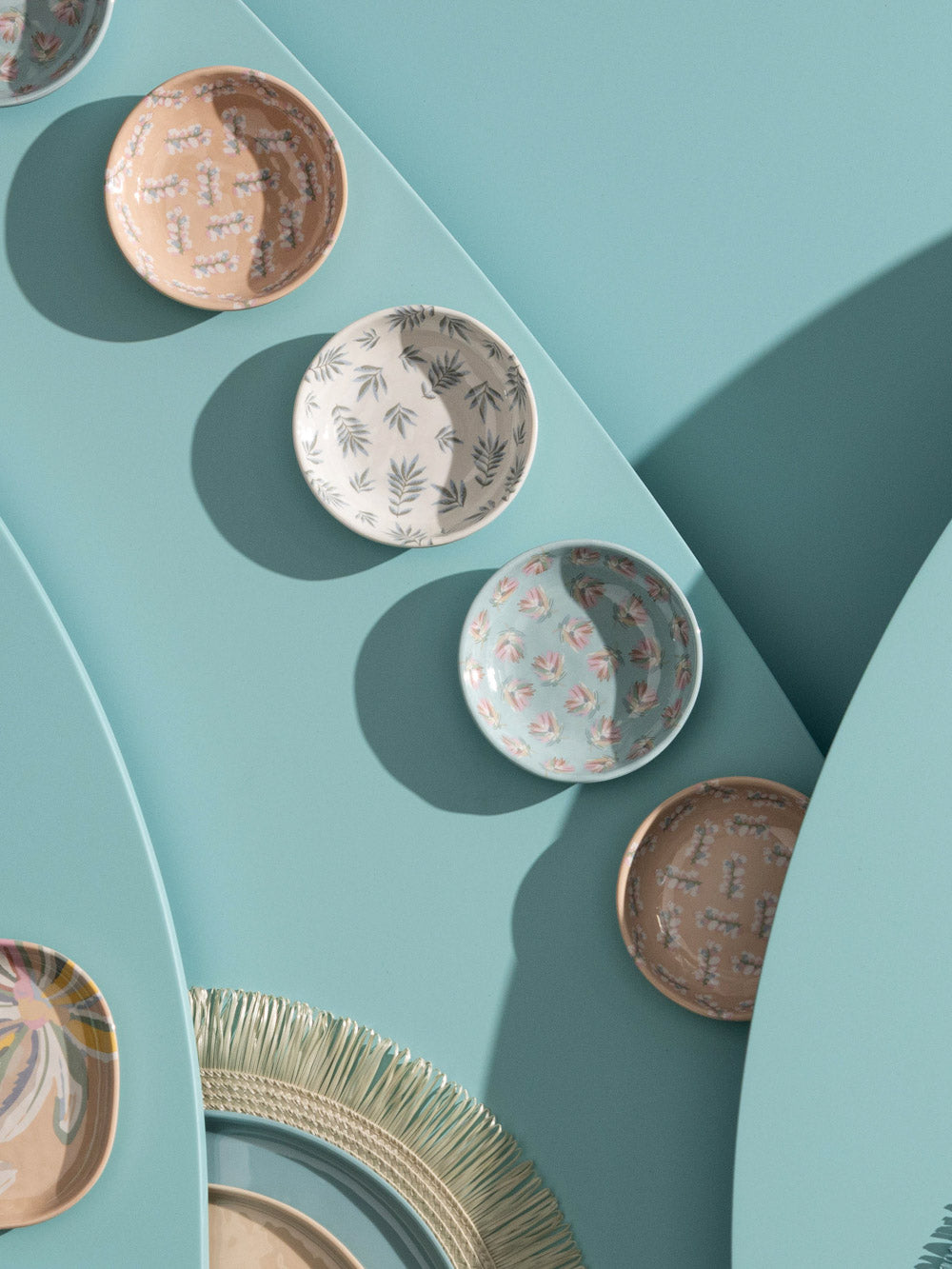 קערית עגולה בגוון אפרסק עם הדפס פרחוני Branch Flora