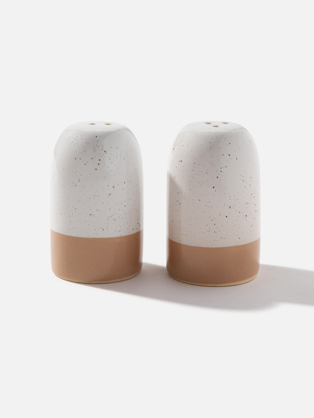 סט מלח ופלפל קרמי בעיצוב נקי ומודרני Minty