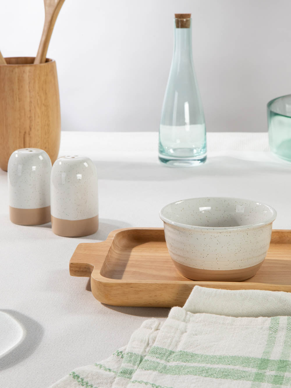 סט מלח ופלפל קרמי בעיצוב נקי ומודרני Minty