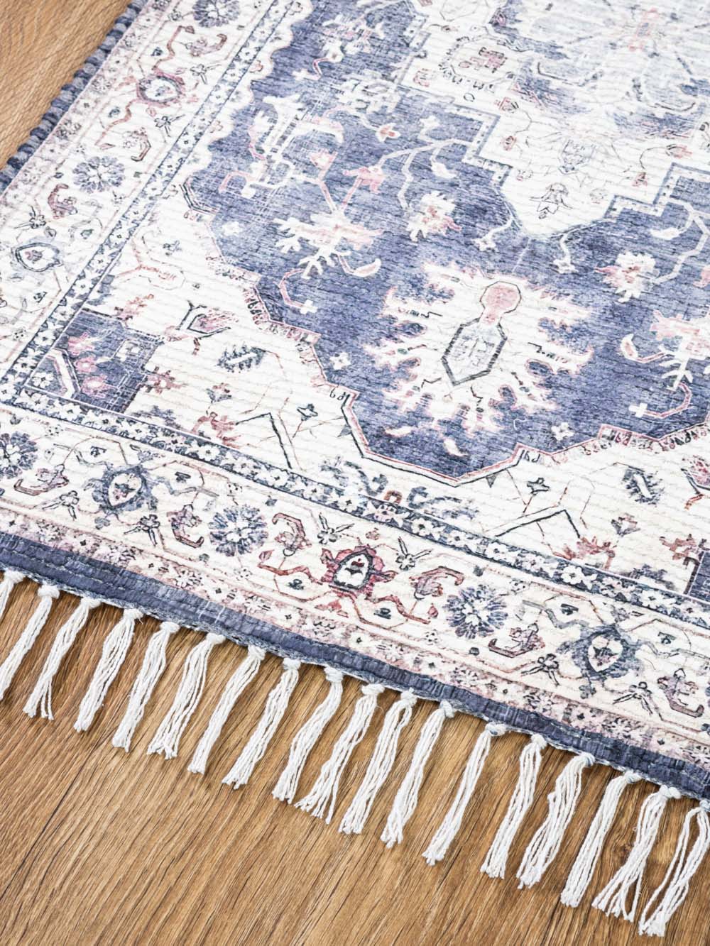 שטיח עבודת יד בסגנון פרסי עם דוגמה עשירה בגווני כחול Itamar