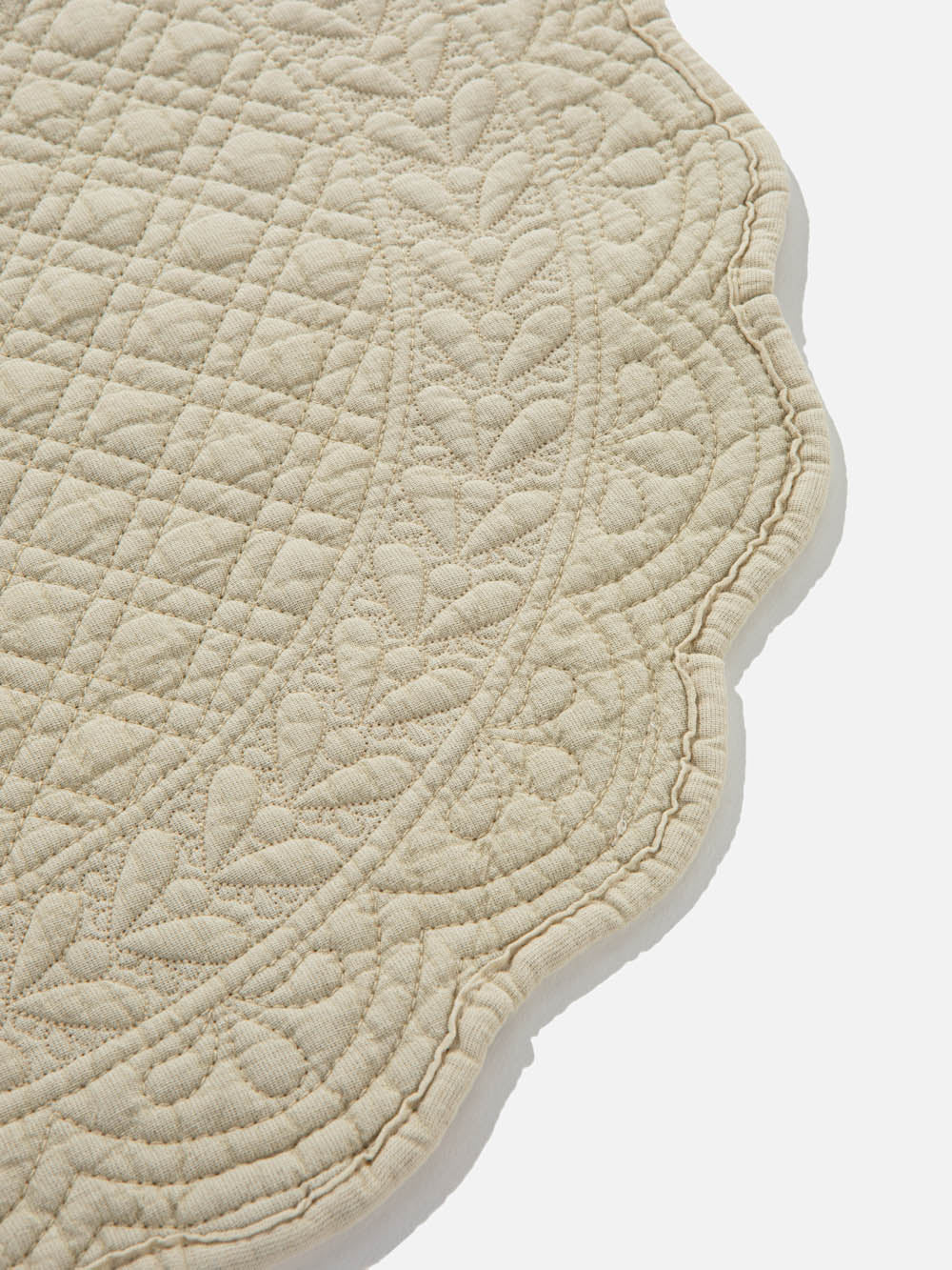 פלייסמט מבד בגוון בז' טבעי Charm